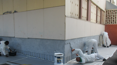 Chantier de peinture d'une façade d'immeuble de 13 Habitat