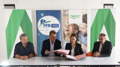 Signature de contrats entre les dirigeants d'OPAC 43 et les représentants des entreprises du bâtiment de la Haute-Loire