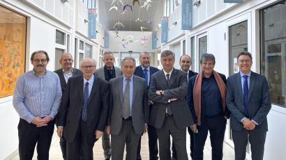 Le président et le directeur général de la FOPH posent avec des représentants de Loire Habitat et de l'OPAC du Rhône