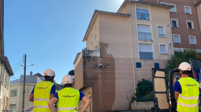 Nettoyage d'une façade d'immeuble par drones