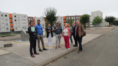 Une délégation de la FOPH et les équipes de Chaumont Habitat visitent un quartier HLM.